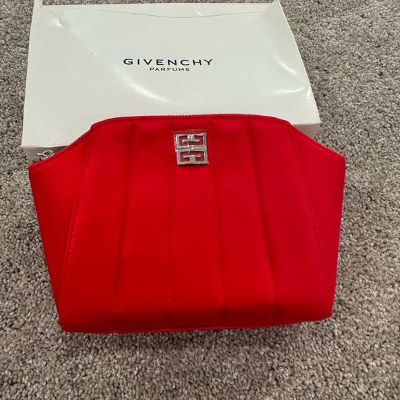 Givenchy Vibrant Red Cosmetic Bag new - Picture 1 of 4